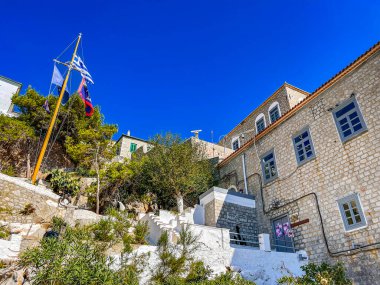 Yunanistan 'ın Hydra adasındaki geleneksel mimari binalar