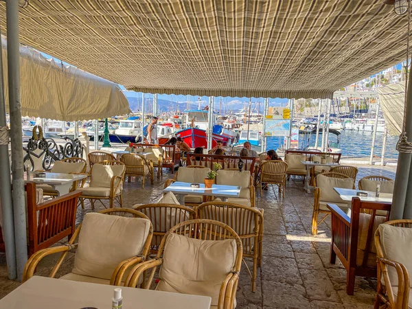 Красивое Кафе Ресторан Открытым Небом Великолепным Видом Аргосаронскую Гульфу Греческом — стоковое фото