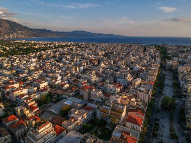 Yunanistan 'ın Kalamata şehrinin merkezinde güzel bir manzara var. Messenia, Yunanistan, Avrupa üzerinde hava fotoğrafçılığı