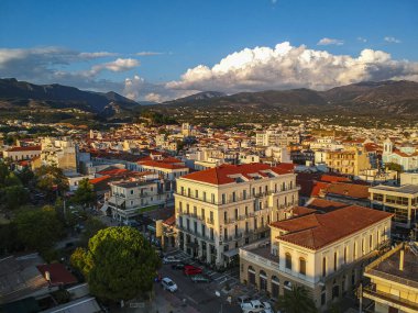 Yunanistan 'ın Kalamata şehrinin merkezinde güzel bir manzara var. Messenia, Yunanistan, Avrupa üzerinde hava fotoğrafçılığı