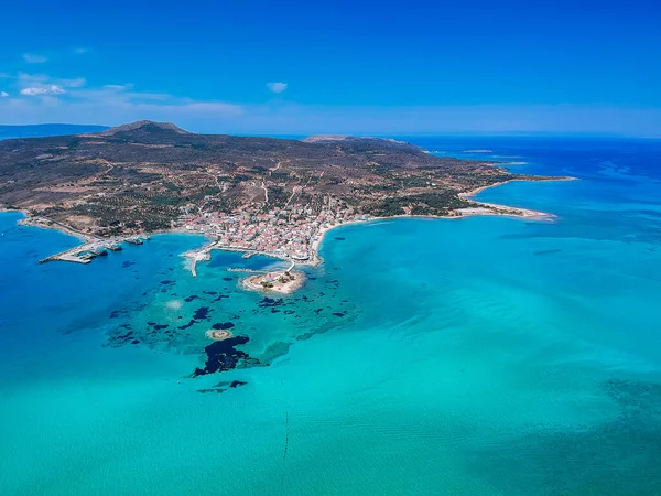 Yunanistan 'ın Laconia kentindeki en eski batık Pavlopetri şehri üzerinde ikonik hava manzarası. Yaklaşık 5000 yaşındaki Pavlipetri Akdeniz 'in en eski şehridir..