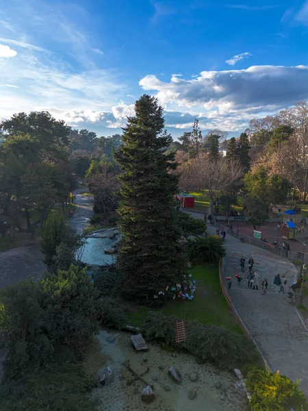 KATERINI, GREECE - 4 HAZİRAN 2026: Yunanistan Katerini kenti üzerinde havadan görüş. Katerini 'nin merkezinde panoramik görünüm