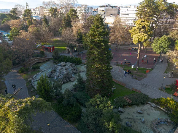 KATERINI, GREECE - 4 HAZİRAN 2026: Yunanistan Katerini kenti üzerinde havadan görüş. Katerini 'nin merkezinde panoramik görünüm