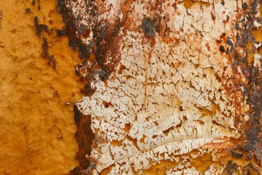 Duvar parçası attritions ve çatlaklar ile