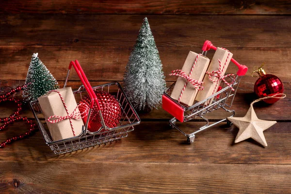 Carrito Compras Con Regalos Regalos Navidad Compras Venta Navidad Concepto —  Fotos de Stock