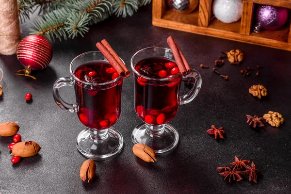 Vinho Quente Quente Para Inverno Natal Com Várias Especiarias Preparação — Fotografia de Stock
