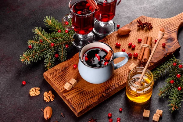 Vinho Quente Quente Para Inverno Natal Com Várias Especiarias Preparação — Fotografia de Stock