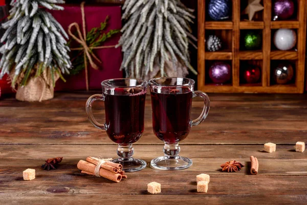 Ζεστό Ζεστό Κρασί Για Χειμώνα Και Χριστούγεννα Διάφορα Μπαχαρικά Προετοιμασία — Φωτογραφία Αρχείου