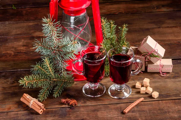 Vino Caliente Caliente Con Especias Para Invierno Navidad Preparación Para —  Fotos de Stock