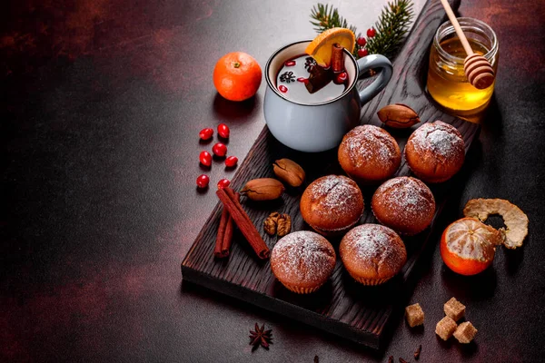 Прекрасні Смачні Свіжі Кекси Какао Різдвяному Столі Підготовка Свята — стокове фото