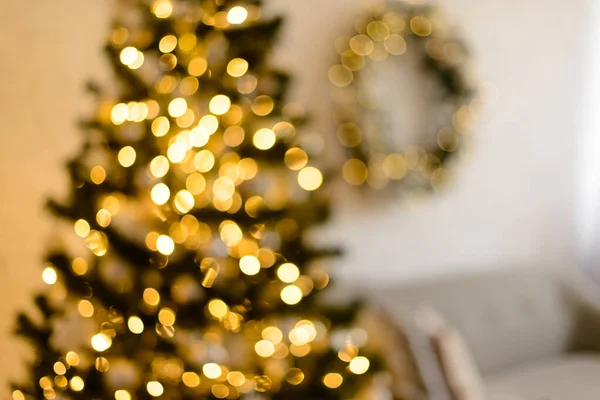 Noel Fesih Tasarımı Çözünmüş Çelenk Işıkları Bokeh Etkisi Yeni Yıl — Stok fotoğraf