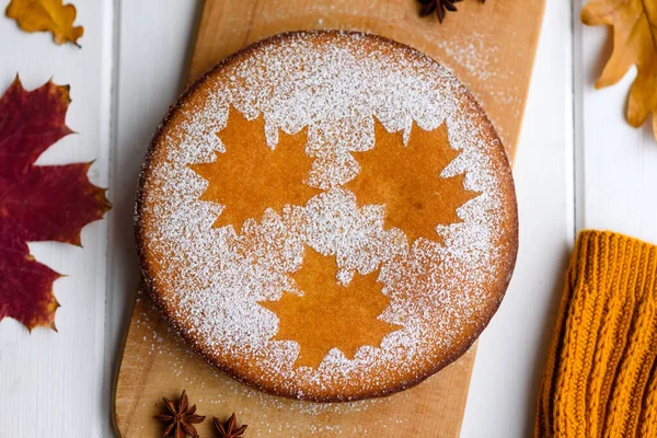 Beautiful Fresh Sweet Pumpkin Cake Maple Leaf Pattern White Wooden — Stock Photo, Image