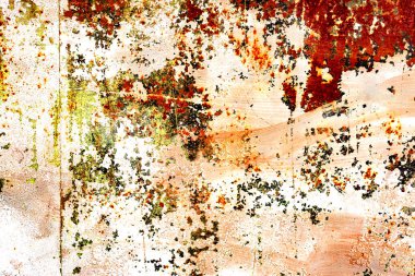 Çatlakları ve çizikleri olan metal bir duvarın dokusu arka plan olarak kullanılabilir.