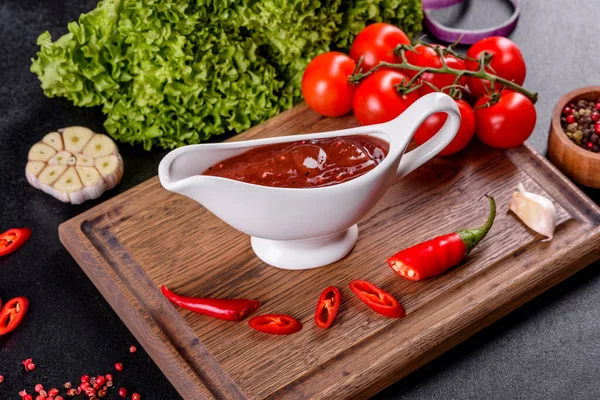 Condimento Picante Cocina Georgiana Adjika Tazón Con Pimiento Rojo Ajo — Foto de Stock