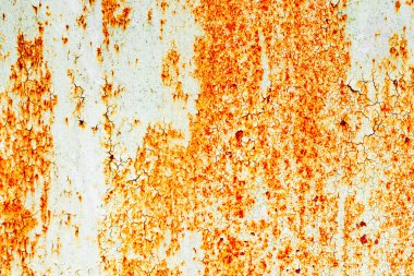 Çatlakları ve çizikleri olan metal bir duvarın dokusu arka plan olarak kullanılabilir.