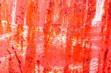 Çatlakları ve çizikleri olan metal bir duvarın dokusu arka plan olarak kullanılabilir.