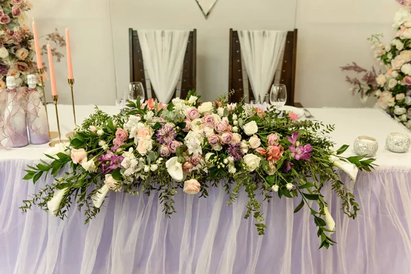 Hermosas Composiciones Florales Restaurante Para Ceremonia Boda Ceremonia Solemne Pintura — Foto de Stock