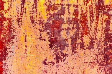 Çatlakları ve çizikleri olan metal bir duvarın dokusu arka plan olarak kullanılabilir.