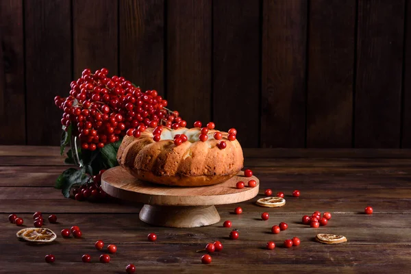 Рождественский Торт Украшенный Клюквой Вид Сверху — стоковое фото
