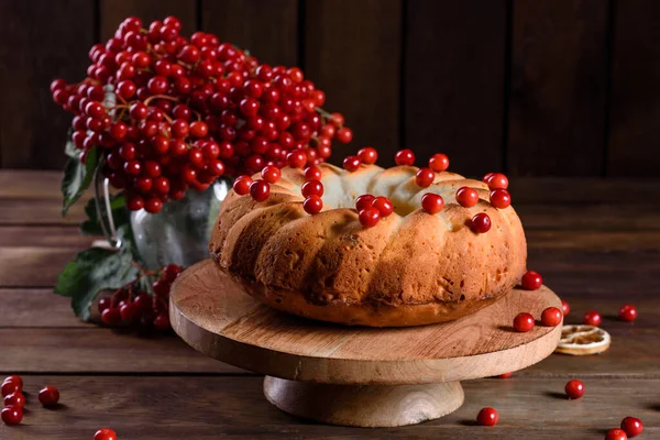 Weihnachten Festliches Pfund Kuchen Mit Preiselbeeren Dekoriert Blick Von Oben — Stockfoto