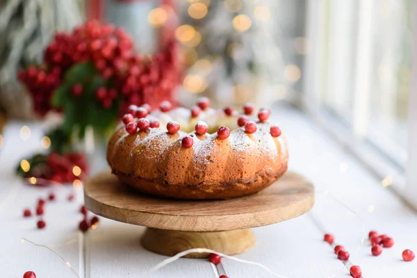 Weihnachten Festliches Pfund Kuchen Mit Preiselbeeren Dekoriert Blick Von Oben — Stockfoto