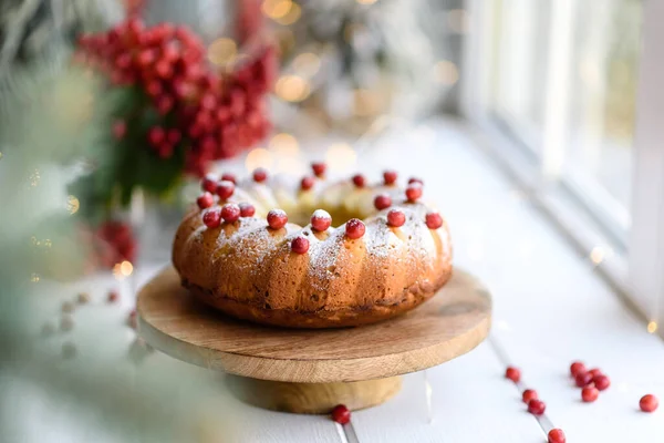 Christmas Festive Pound Cake Decorated Cranberries View — Stock Photo, Image
