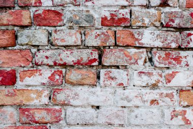 Tuğla dokusu ile çatlak ve çizikler