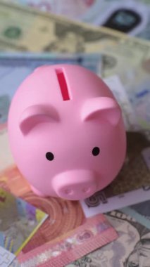 Kağıt para, iş geçmişi olarak farklı ülkelerin banknotları. Kağıt para ve nakit.