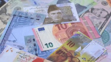 Kağıt para, iş geçmişi olarak farklı ülkelerin banknotları. Kağıt para ve nakit.