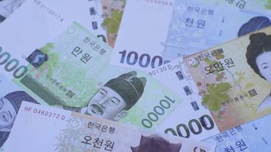 Finansal işlemler için Kore kağıt parası, kazanılmış ve nakit para. Kore parası