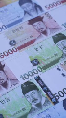 Finansal işlemler için Kore kağıt parası, kazanılmış ve nakit para. Kore parası