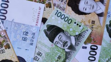 Finansal işlemler için Kore kağıt parası, kazanılmış ve nakit para. Kore parası