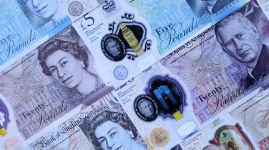 İngiltere kağıt parası, sterlin, para transferleri için nakit para. İngiltere parası