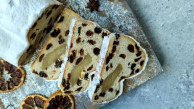 Stollen, kış tatili için bir Alman Noel pastası. Gıda geçmişi olarak çalınmış.