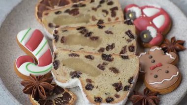Stollen, kış tatili için bir Alman Noel pastası. Gıda geçmişi olarak çalınmış.