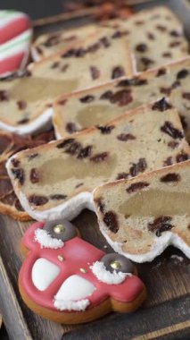 Stollen, kış tatili için bir Alman Noel pastası. Gıda geçmişi olarak çalınmış.