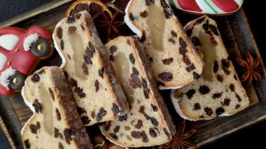 Stollen, kış tatili için bir Alman Noel pastası. Gıda geçmişi olarak çalınmış.