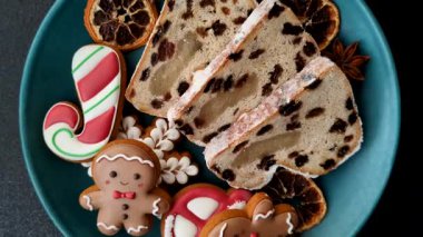 Stollen, kış tatili için bir Alman Noel pastası. Gıda geçmişi olarak çalınmış.