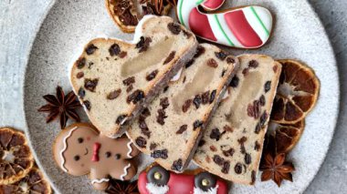 Stollen, kış tatili için bir Alman Noel pastası. Gıda geçmişi olarak çalınmış.