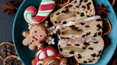 Stollen, kış tatili için bir Alman Noel pastası. Gıda geçmişi olarak çalınmış.