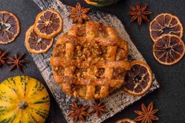 Elma ya da balkabağı turtası ya da turta Amerika 'nın sonbahar tatlısıdır. Tasarımınız için elmalı turta yemek arka planı olarak