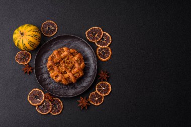 Elma ya da balkabağı turtası ya da turta Amerika 'nın sonbahar tatlısıdır. Tasarımınız için elmalı turta yemek arka planı olarak