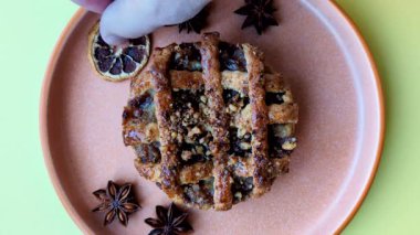 Elma ya da balkabağı turtası ya da turta Amerika 'nın sonbahar tatlısıdır. Amerikan elmalı turta