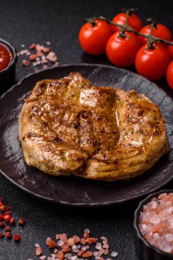 Yemek, ızgara biftek, öğle yemeği için kızarmış et. Tasarımın için ızgara domuz bifteği.