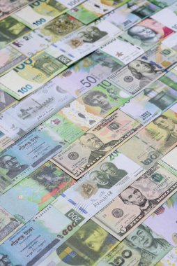 Para geçmişi, döviz kuru, farklı ülkelerden gelen kağıt banknotlar. Tasarımınız için finansal bir fon olarak para nakit para birimi