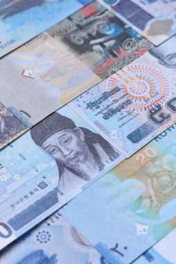 Para geçmişi, döviz kuru, farklı ülkelerden gelen kağıt banknotlar. Tasarımınız için finansal bir fon olarak para nakit para birimi