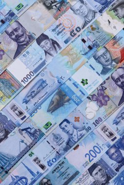 Para geçmişi, döviz kuru, farklı ülkelerden gelen kağıt banknotlar. Tasarımınız için finansal bir fon olarak para nakit para birimi