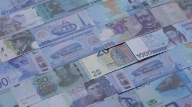 Para geçmişi, para birimi, farklı ülkelerden gelen kağıt banknotlar. Para nakit para, mavi