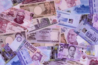 Para geçmişi, döviz kuru, farklı ülkelerden gelen kağıt banknotlar. Tasarımınız için finansal bir fon olarak para nakit para birimi