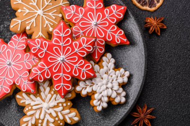 Zencefilli çörek, Noel kurabiyeleri ve bayram süsleri. Noel zencefilli ekmeği tasarımınız için bir zemin